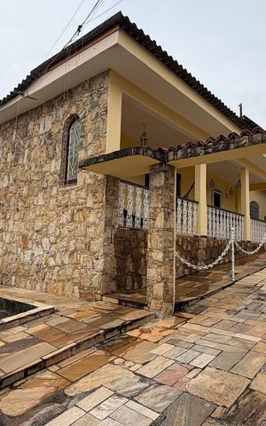Casa para alugar com 1000m², 4 quartos e 8 vagas
