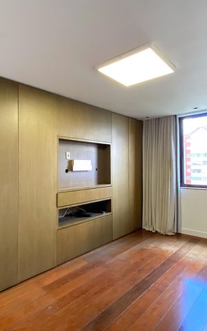 Apartamento à venda com 354m², 4 quartos e 4 vagas Apartamento à venda com 354m², 4 quartos e 4 vagasSuite 1