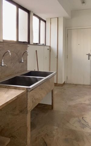 Apartamento à venda com 354m², 4 quartos e 4 vagas Apartamento à venda com 354m², 4 quartos e 4 vagasÁrea de Serviço