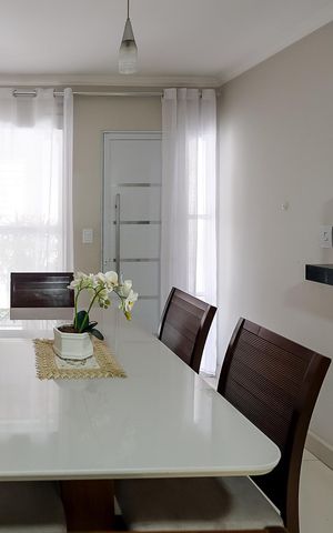 Casa à venda com 120m², 3 quartos e 2 vagas Casa à venda com 120m², 3 quartos e 2 vagasSala