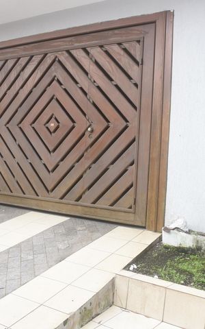 Casa para alugar com 318m², 3 quartos e 4 vagasPorta da Garagem coberta