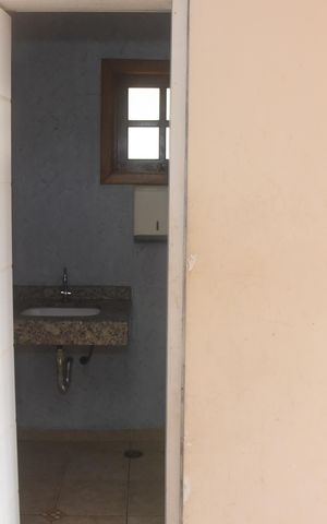 Casa para alugar com 318m², 3 quartos e 4 vagasBanheiro Lavado na sala