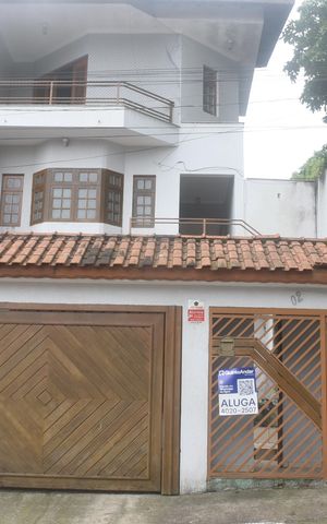 Casa para alugar com 318m², 3 quartos e 4 vagasFachada