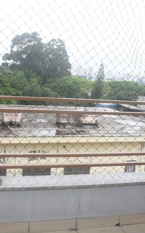 Casa para alugar com 318m², 3 quartos e 4 vagasSacada do quarto vista para rua