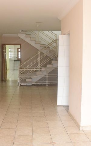 Casa para alugar com 318m², 3 quartos e 4 vagasSala