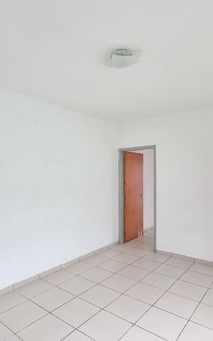 Casa para alugar com 129m², 2 quartos e 2 vagasSala