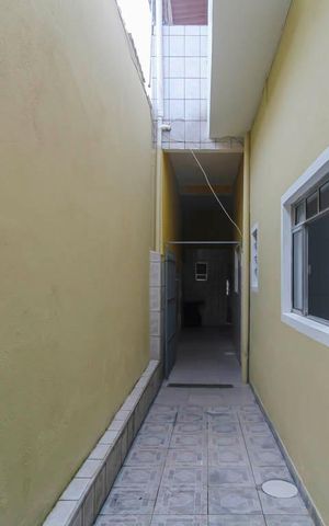 Casa para alugar com 60m², 1 quarto e sem vaga Casa para alugar com 60m², 1 quarto e sem vagaCorredor