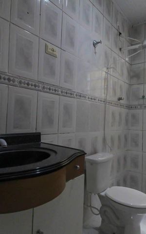 Casa para alugar com 60m², 1 quarto e sem vaga Casa para alugar com 60m², 1 quarto e sem vagaBanheiro
