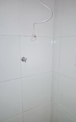 Casa à venda com 75m², 3 quartos e 1 vaga Casa à venda com 75m², 3 quartos e 1 vagaBanheiro