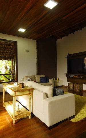 Casa à venda com 500m², 3 quartos e 6 vagasSALA MULTIPLOS AMBIENTES