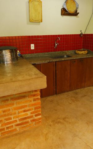 Casa à venda com 500m², 3 quartos e 6 vagasÁREA DE CONVIVÊNCIA COM CHURRASQUEIRA