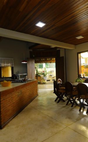Casa à venda com 500m², 3 quartos e 6 vagasCOZINHA COM SALA DE JANTAR