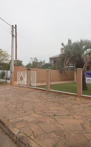 Casa à venda com 600m², 5 quartos e 10 vagasFachada