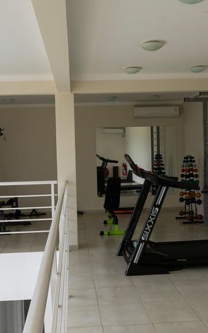 Casa de condomínio à venda com 160m², 3 quartos e 2 vagasÁREA COMUM - ACADEMIA