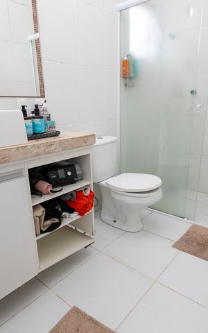 Casa de condomínio à venda com 160m², 3 quartos e 2 vagasBANHEIRO DA SUITE