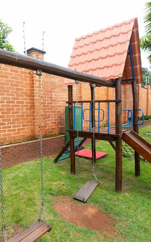 Casa de condomínio à venda com 160m², 3 quartos e 2 vagasÁREA COMUM - PLAYGROUND