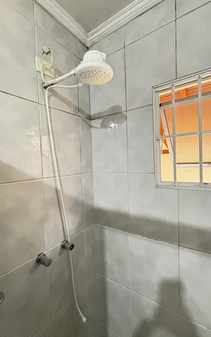 Casa para alugar com 202m², 4 quartos e 2 vagasBanheiro Social