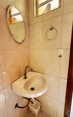 Casa para alugar com 202m², 4 quartos e 2 vagasBanheiro