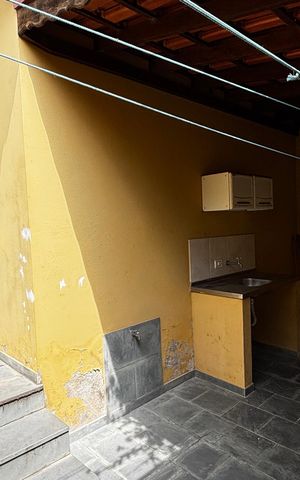 Casa para alugar com 202m², 4 quartos e 2 vagasQuintal