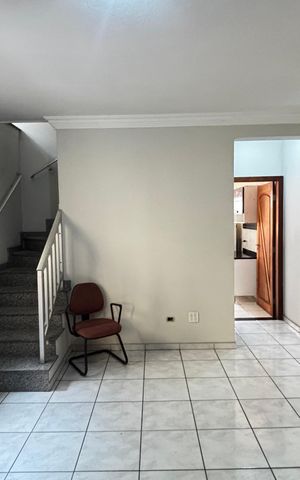 Casa para alugar com 202m², 4 quartos e 2 vagasSala