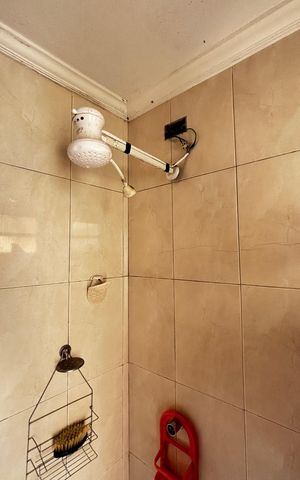 Casa para alugar com 202m², 4 quartos e 2 vagasBanheiro