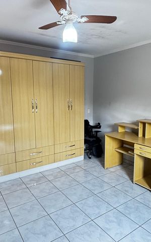 Casa para alugar com 202m², 4 quartos e 2 vagasQuarto 3