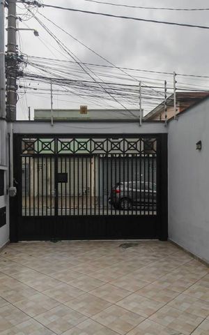 Casa à venda com 110m², 2 quartos e 3 vagas Casa à venda com 110m², 2 quartos e 3 vagasGaragem