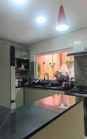Casa à venda com 110m², 2 quartos e 3 vagas Casa à venda com 110m², 2 quartos e 3 vagasCozinha