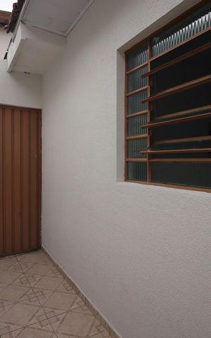 Casa para alugar com 200m², 2 quartos e sem vagaCorredor externo