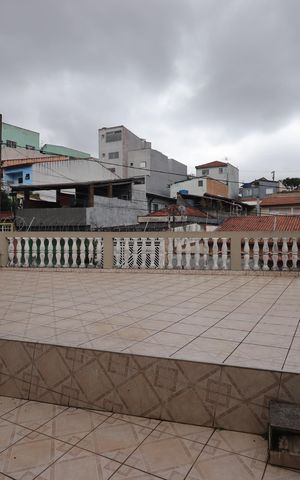 Casa para alugar com 200m², 2 quartos e sem vagaQuintal