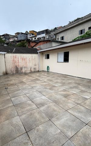 Casa para alugar com 130m², 3 quartos e 1 vagaÁrea de serviço 