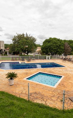 Casa de condomínio para alugar com 160m², 2 quartos e 2 vagasÁREAS COMUNS - PISCINAS