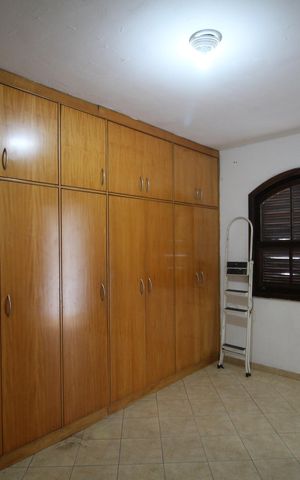 Casa para alugar com 140m², 3 quartos e 2 vagasQuarto 3