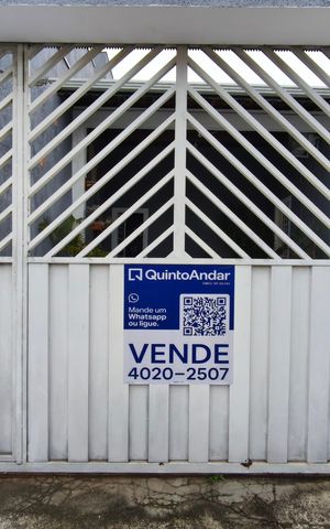 Casa à venda com 160m², 3 quartos e 3 vagas Casa à venda com 160m², 3 quartos e 3 vagasPLACA INSTALADA NA FACHADA