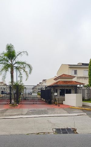 Casa de condomínio à venda com 143m², 3 quartos e 2 vagas Casa de condomínio à venda com 143m², 3 quartos e 2 vagasFachada