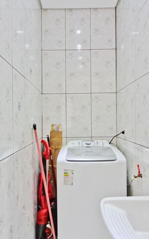 Casa à venda com 240m², 2 quartos e 1 vaga Casa à venda com 240m², 2 quartos e 1 vagaÁrea de Serviço