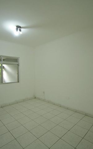 Casa para alugar com 100m², 1 quarto e 1 vagaSala 