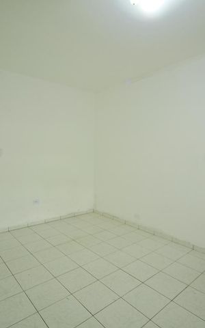 Casa para alugar com 100m², 1 quarto e 1 vagaSala 