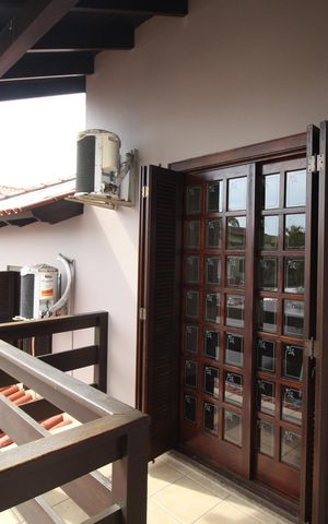 Casa para alugar com 260m², 4 quartos e 3 vagasEscada