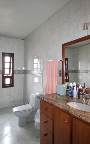 Casa para alugar com 260m², 4 quartos e 3 vagasBanheiro da Suíte 2