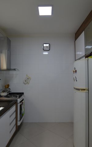 Casa para alugar com 75m², 2 quartos e 2 vagasCOZINHA