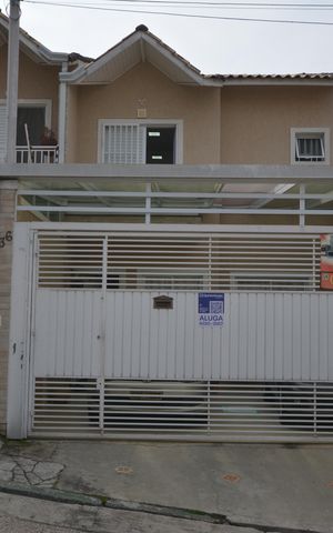 Casa para alugar com 75m², 2 quartos e 2 vagasFACHADA 