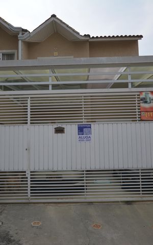 Casa para alugar com 75m², 2 quartos e 2 vagasFACHADA 