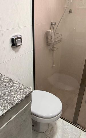 Apartamento à venda com 122m², 3 quartos e 2 vagas Apartamento à venda com 122m², 3 quartos e 2 vagasBanheiro social