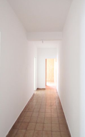 Casa para alugar com 111m², 2 quartos e 2 vagasCorredor
