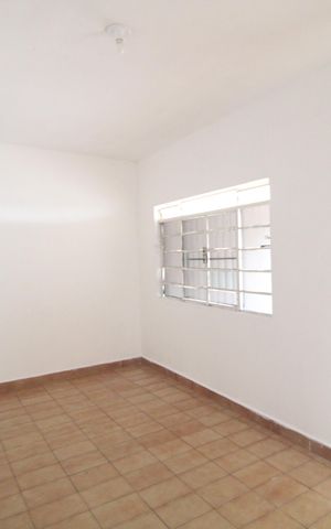 Casa para alugar com 111m², 2 quartos e 2 vagasSala