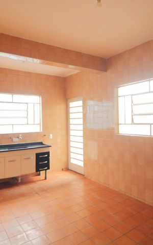 Casa para alugar com 111m², 2 quartos e 2 vagasCozinha