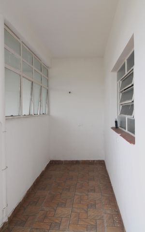 Casa para alugar com 111m², 2 quartos e 2 vagasFundos da casa