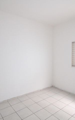 Casa para alugar com 111m², 2 quartos e 2 vagasQuarto 1