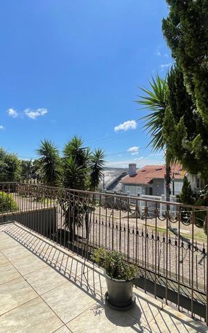 Casa à venda com 270m², 3 quartos e 3 vagas
